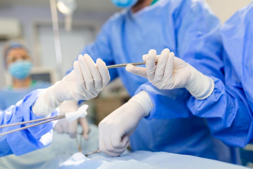 Szpital w Wyszkowie wznowił działalność chirurgiczną i ginekologiczną, ale zaległości są ogromne